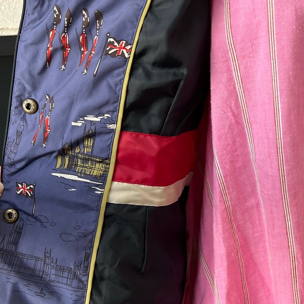 Boden Navy Puffer Jacket with Iconic City Print - Picture 4 of 10